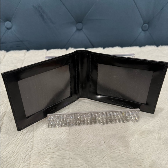 Prada wallet EUC - Picture 4 of 4